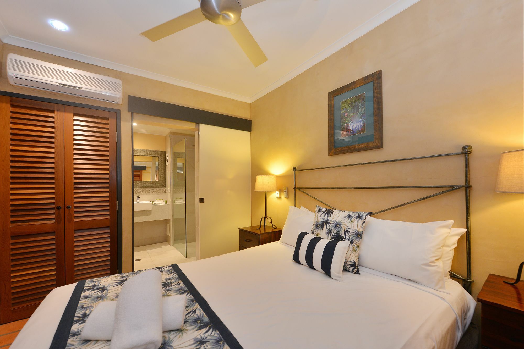 Seascape Apartments At Villa San Michele Port Douglas Esterno foto